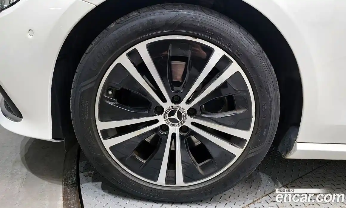 Mercedes-Benz E-Class 2021 2.0 Автомат в Москве № 194332, фото 20