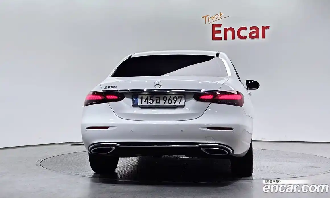 Mercedes-Benz E-Class 2021 2.0 Автомат в Москве № 194332, фото 5