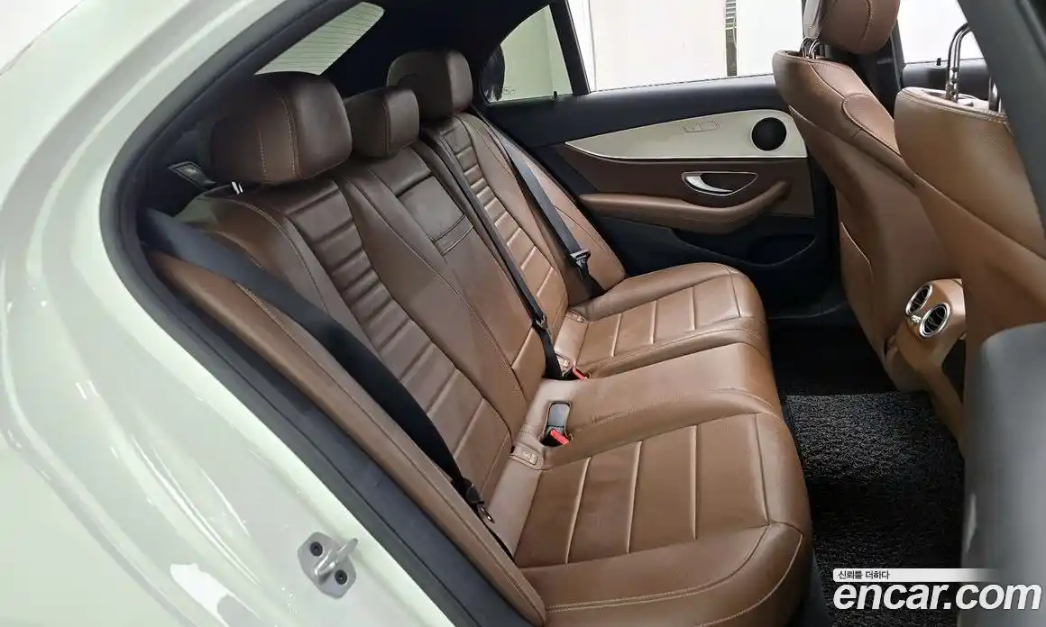 Mercedes-Benz E-Class 2021 2.0 Автомат в Москве № 194332, фото 9