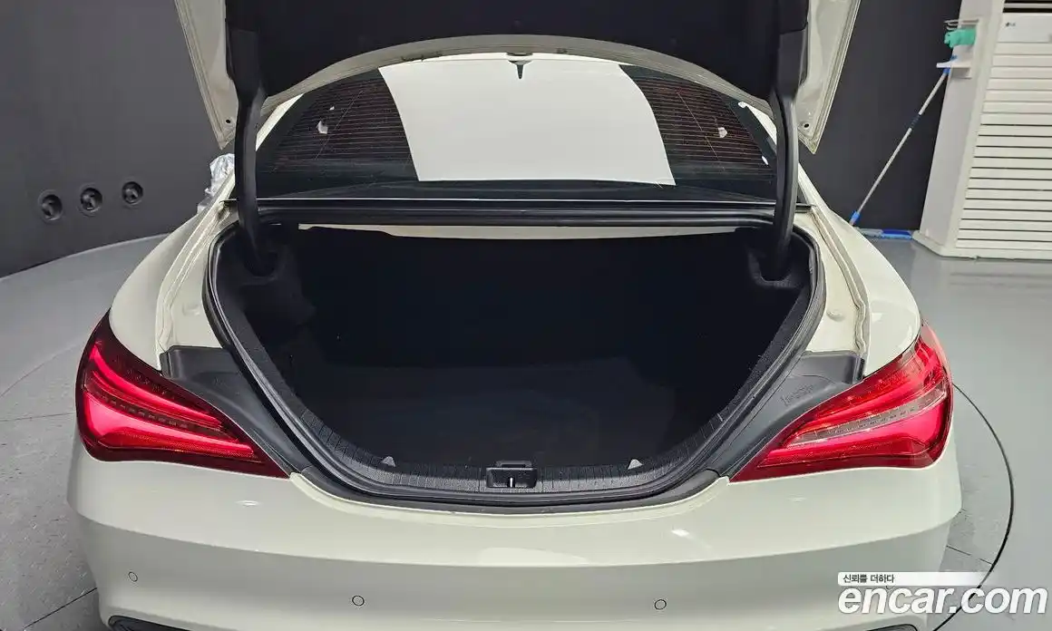 Mercedes-Benz CLA-Class 2018 2.0 Автомат в Москве № 195476, фото 10