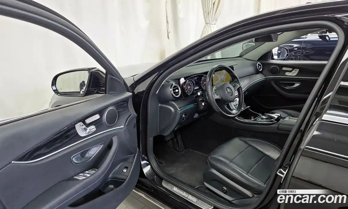 Mercedes-Benz E-Class 2018 2.0 Автомат в Москве № 195583, фото 18