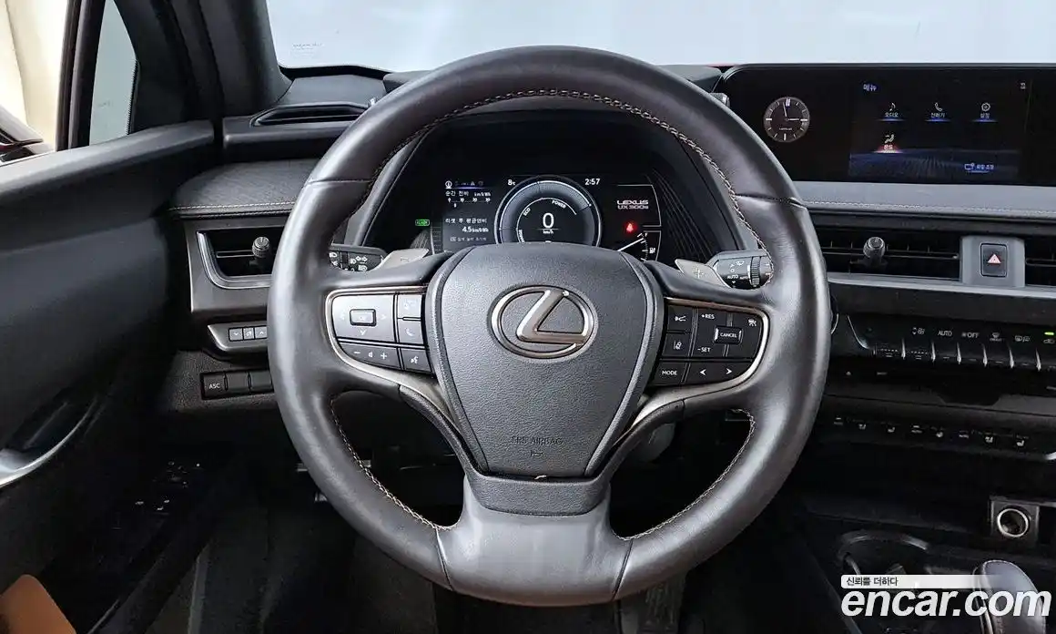 Lexus UX 2022 0.2 Автомат в Москве № 198757, фото 6