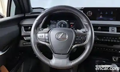 Lexus UX 2022 0.2 Автомат в Москве № 198757, миниатюра 6