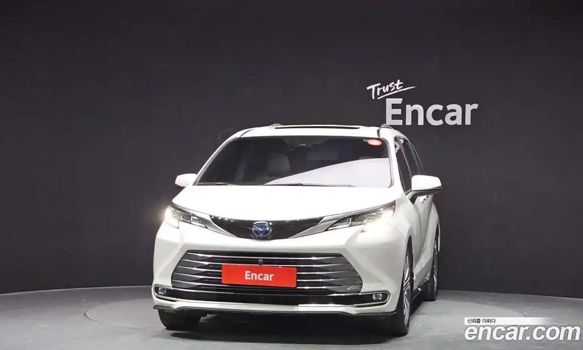 Toyota Sienna 2021 2.5 Автомат в Москве № 199622, фото 12