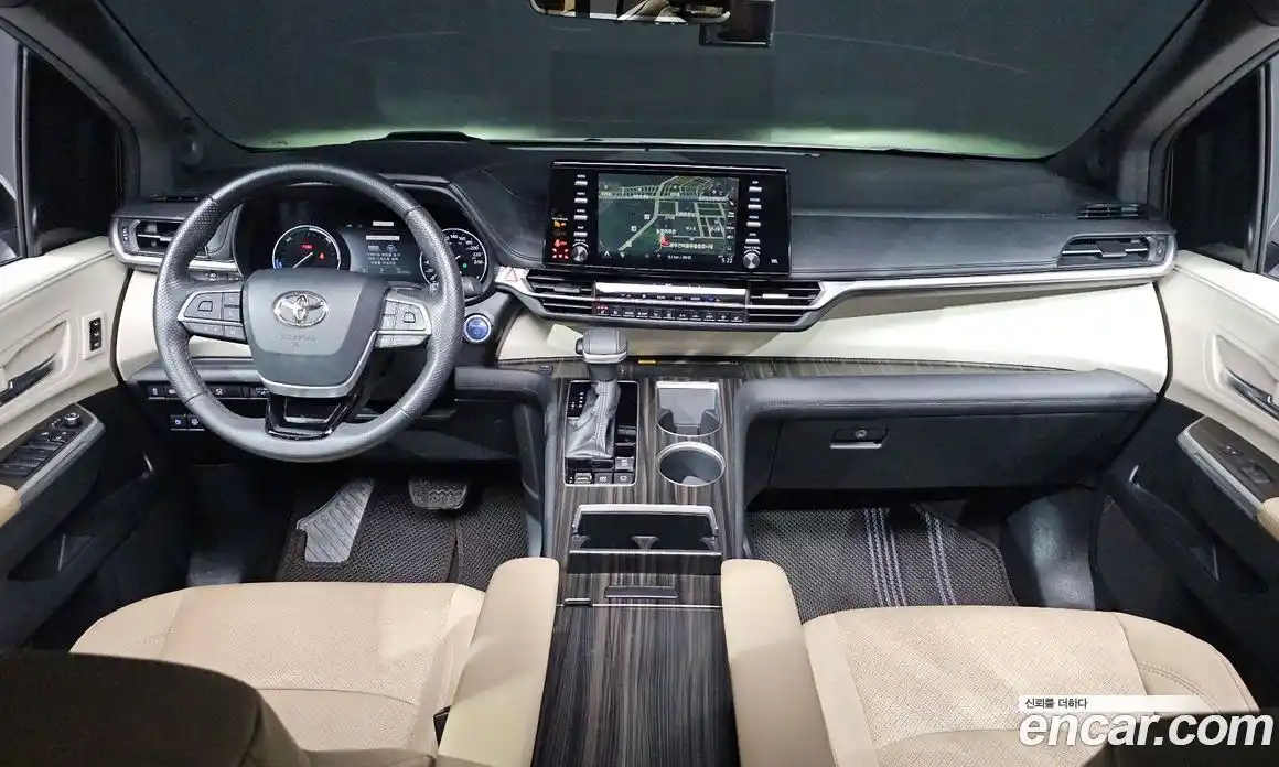 Toyota Sienna 2021 2.5 Автомат в Москве № 199622, фото 13