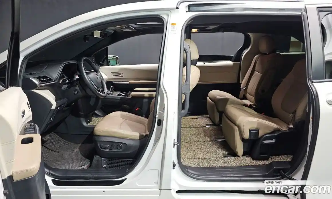 Toyota Sienna 2021 2.5 Автомат в Москве № 199622, фото 19