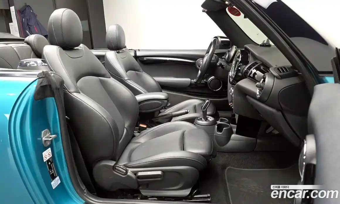 Mini Cooper Convertible 2021 1.5 Автомат в Москве № 200812, фото 17