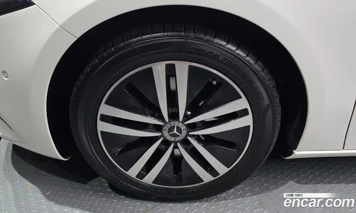 Mercedes-Benz A-Class 2021 2.0 Автомат в Москве № 211990, фото 1