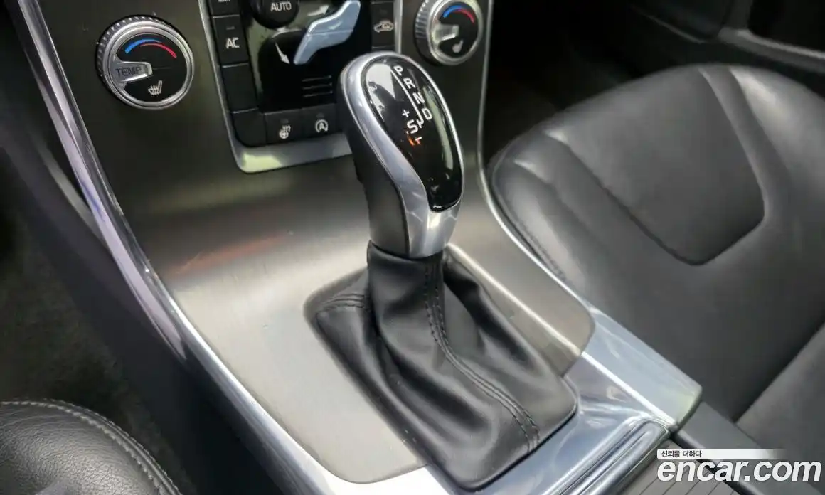 Volvo S60 2015 1.6 Автомат в Москве № 212280, фото 13