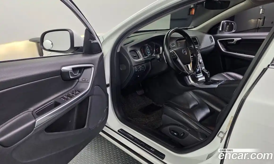 Volvo S60 2015 1.6 Автомат в Москве № 212280, фото 18