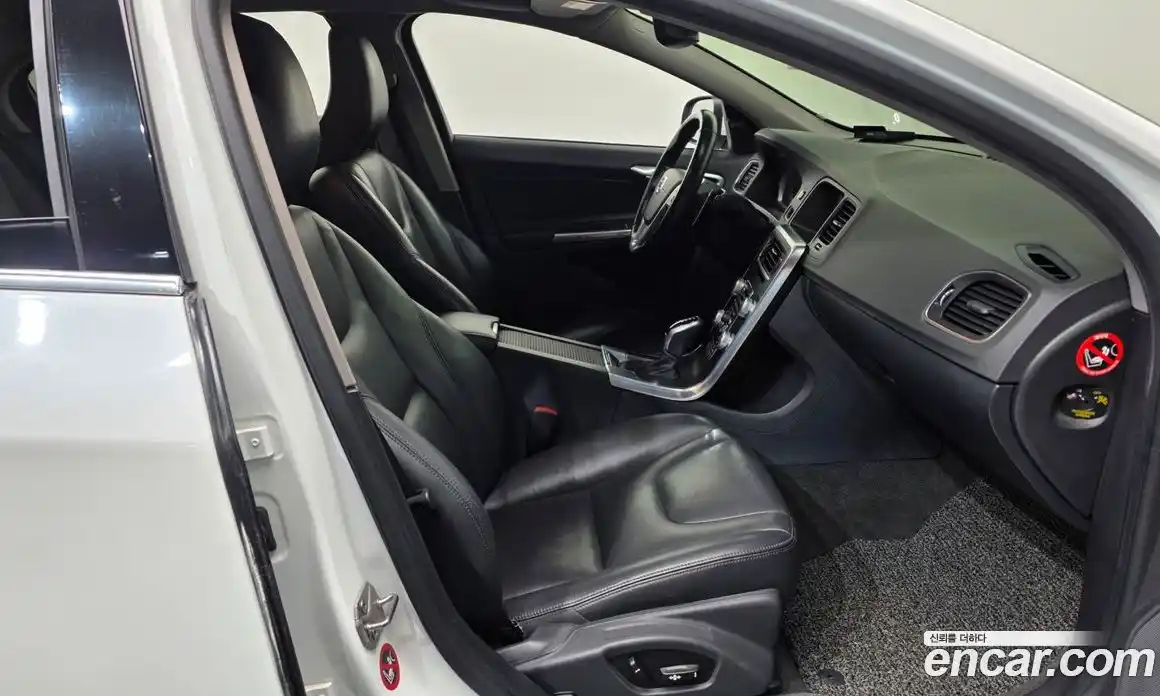 Volvo S60 2015 1.6 Автомат в Москве № 212280, фото 9