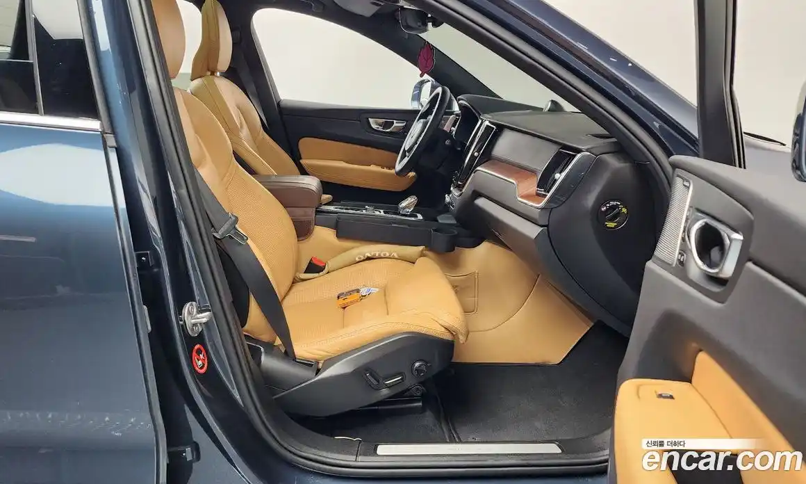 Volvo XC60 2025 2.0 Автомат в Москве № 212809, фото 12