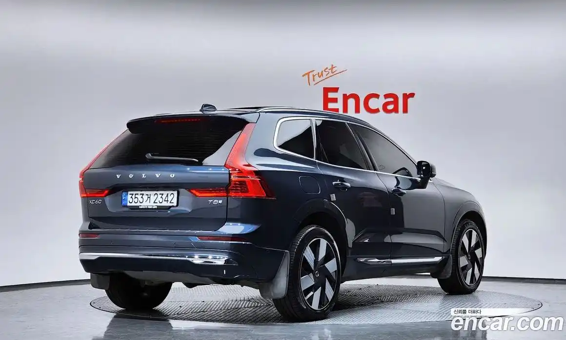 Volvo XC60 2025 2.0 Автомат в Москве № 212809, фото 4