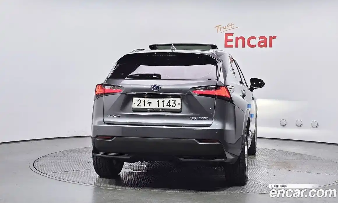 Lexus NX 2017 2.5 Автомат в Москве № 214678, фото 1