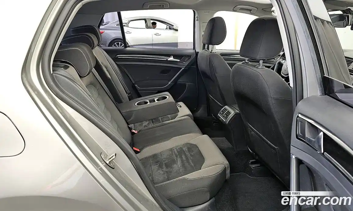 Volkswagen Golf 2013 2.0 Автомат в Москве № 215003, фото 16