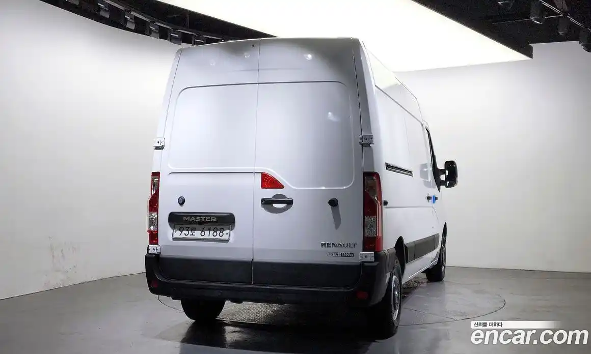 Renault Master 2019 2.3 Механическая в Москве № 219965, фото 13