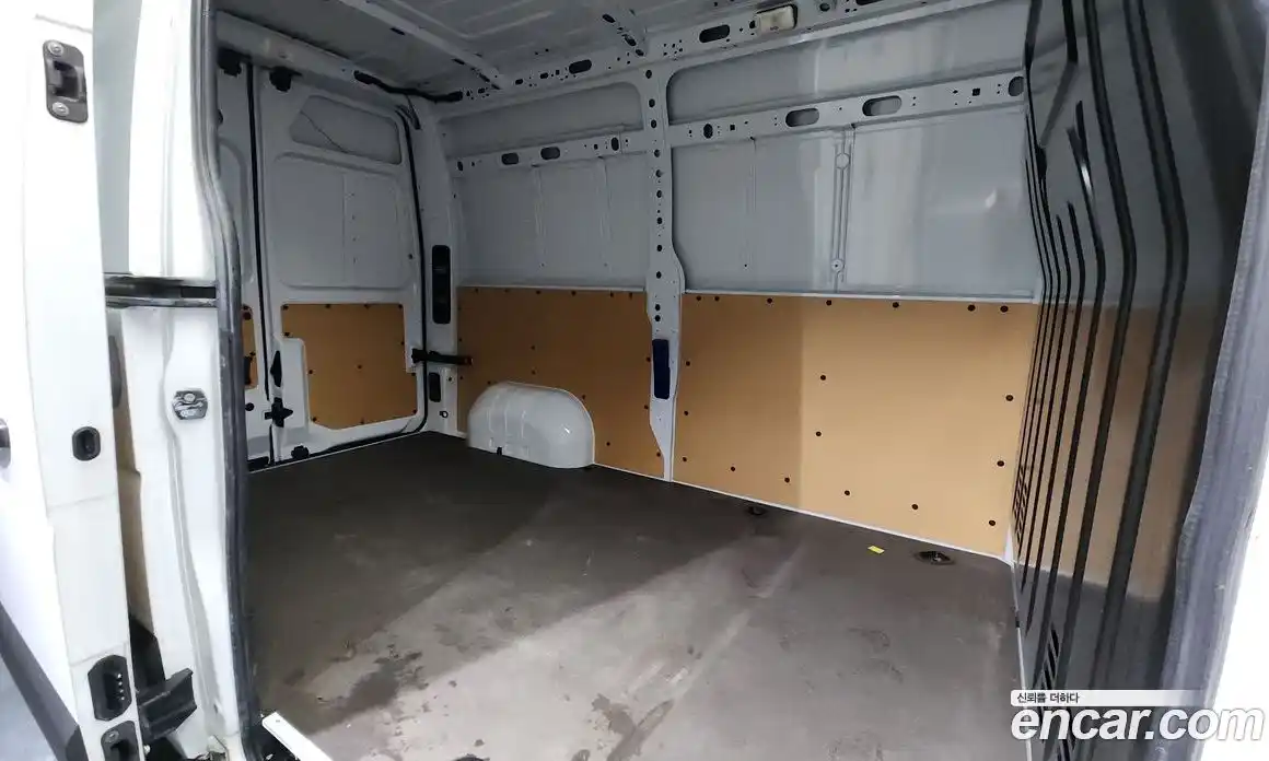 Renault Master 2019 2.3 Механическая в Москве № 219965, фото 17