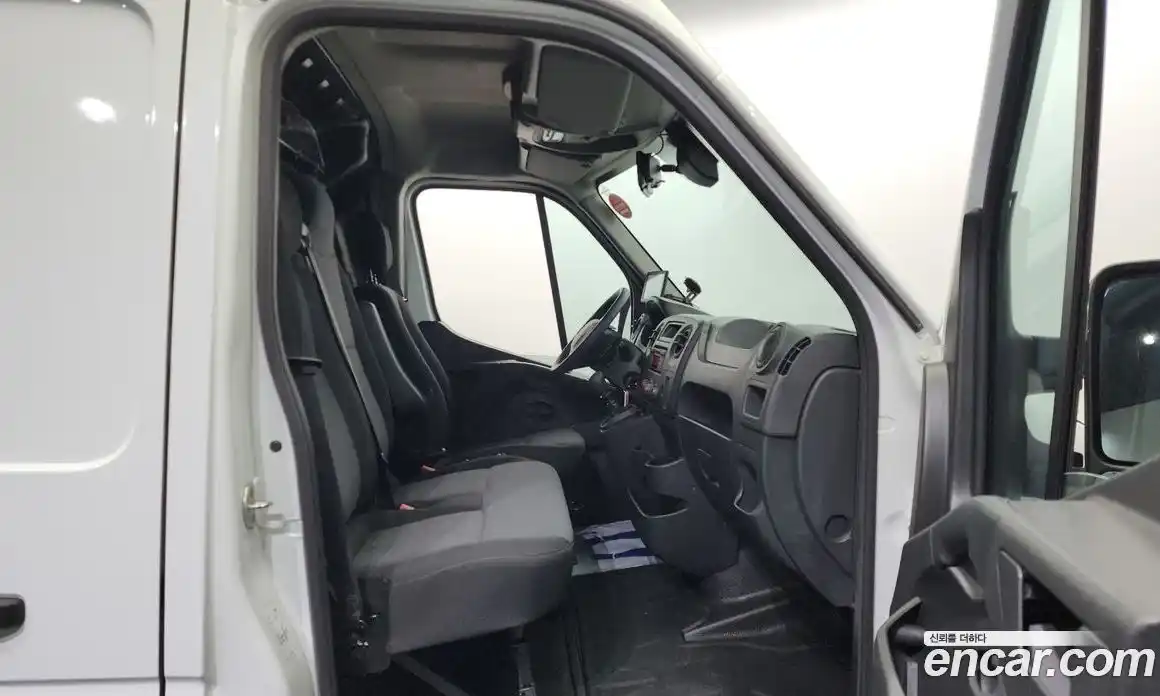 Renault Master 2019 2.3 Механическая в Москве № 219965, фото 19