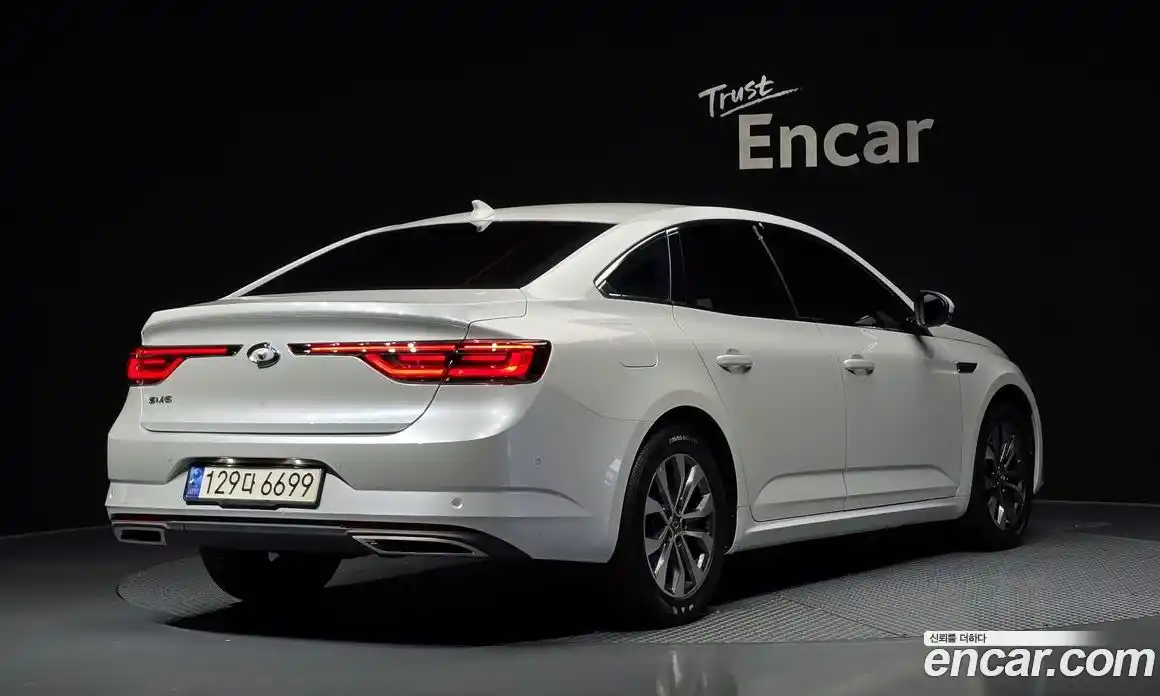 Renault SM6 2024 2.0 Автомат в Москве № 222441, фото 3