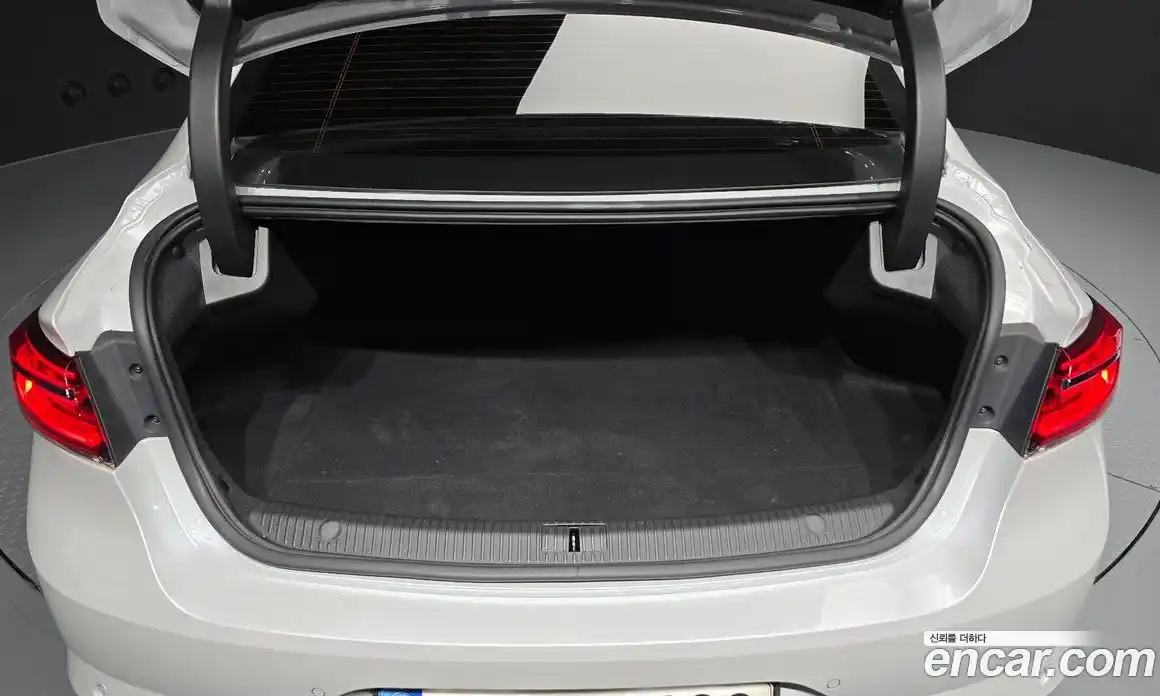 Renault SM6 2024 2.0 Автомат в Москве № 222441, фото 7