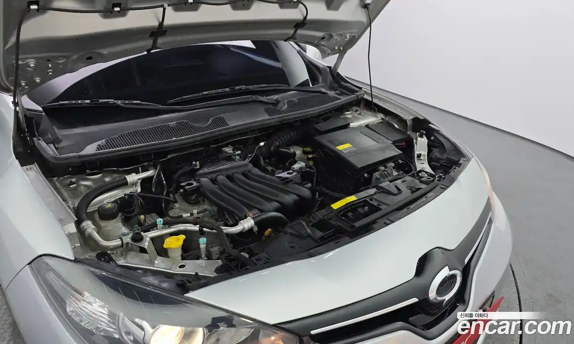 Renault SM3 2016 1.6 Автомат в Москве № 223290, фото 13