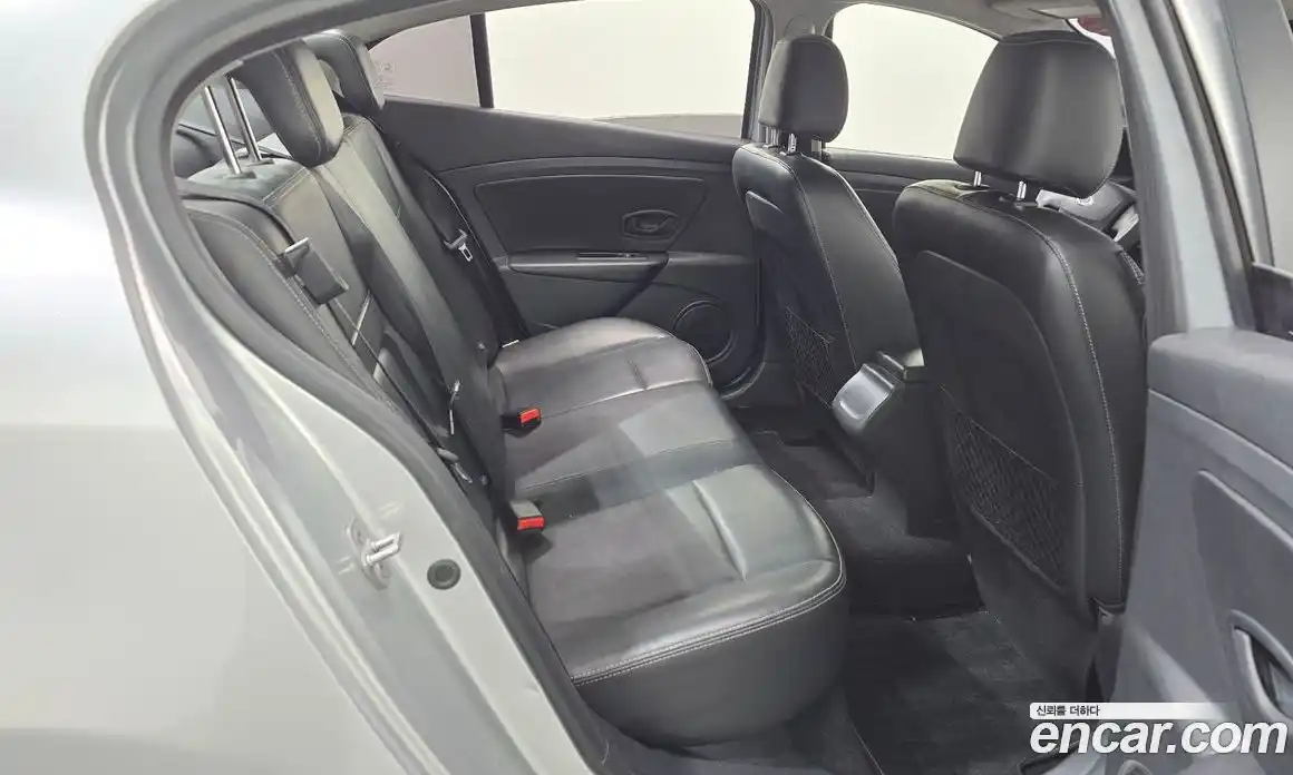 Renault SM3 2016 1.6 Автомат в Москве № 223290, фото 19