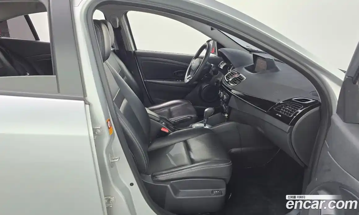 Renault SM3 2016 1.6 Автомат в Москве № 223290, фото 3