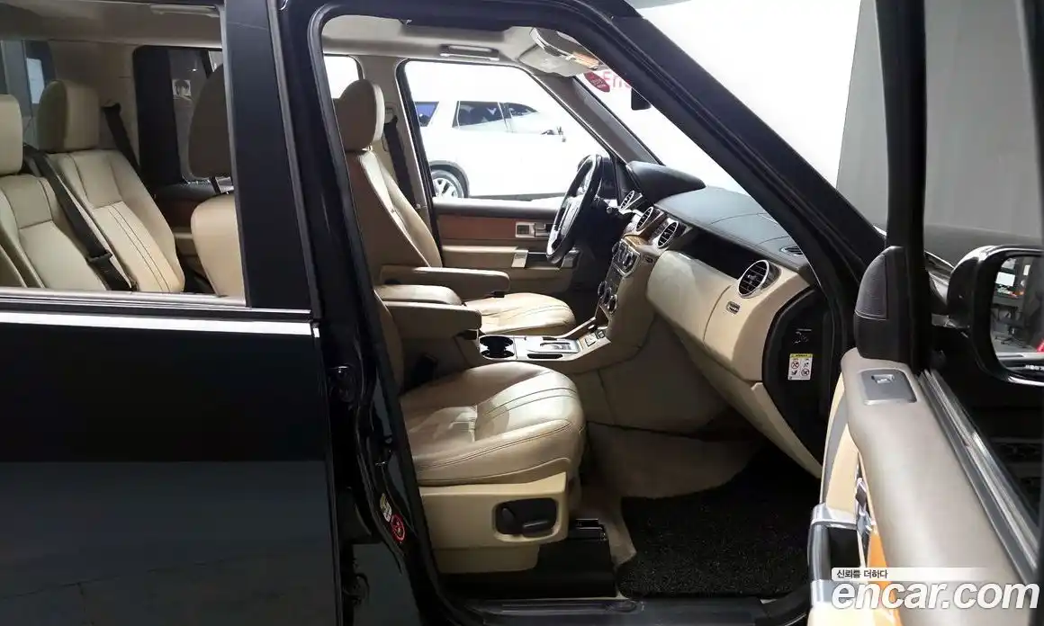 Land Rover Discovery 2015 3.0 Автомат в Москве № 228101, фото 14