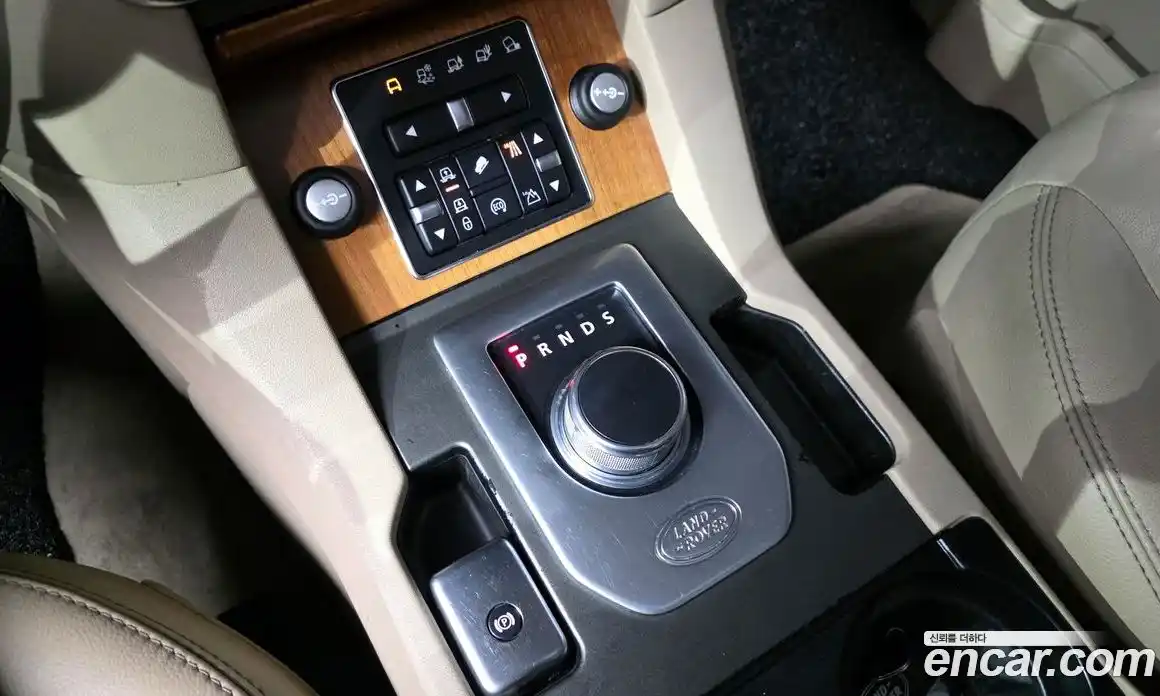 Land Rover Discovery 2015 3.0 Автомат в Москве № 228101, фото 16