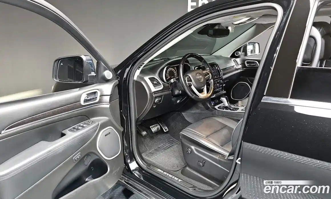 Jeep Cherokee 2020 3.6 Автомат в Москве № 232471, фото 12