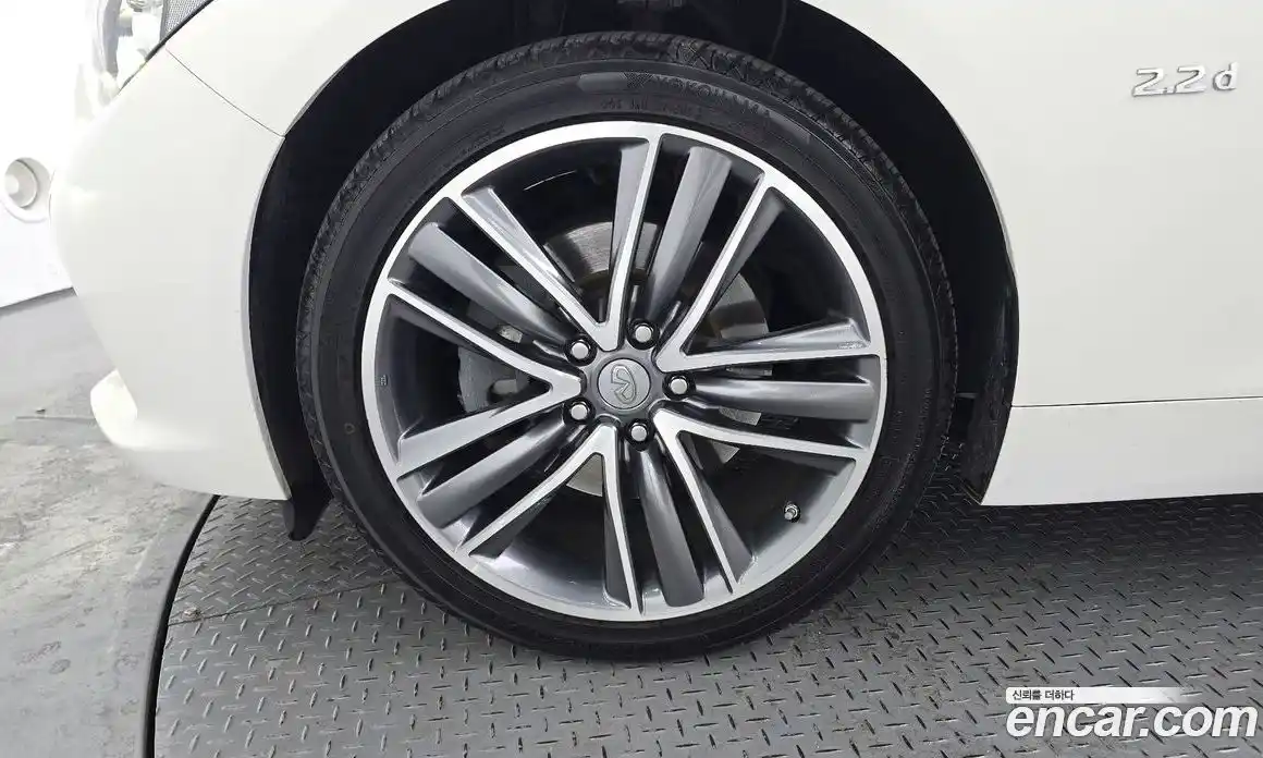 Infiniti Q50 2014 2.1 Автомат в Москве № 251811, фото 13