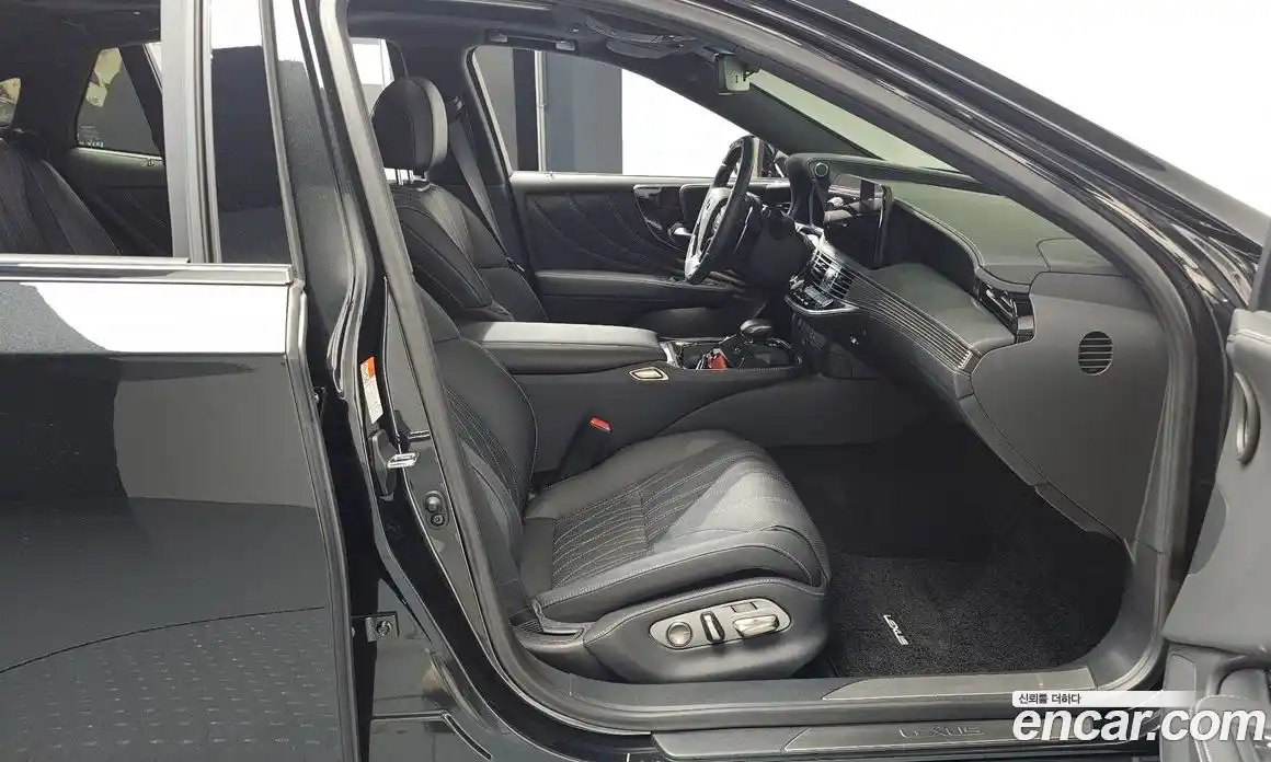 Lexus LS 2023 3.4 Автомат в Москве № 253968, фото 11