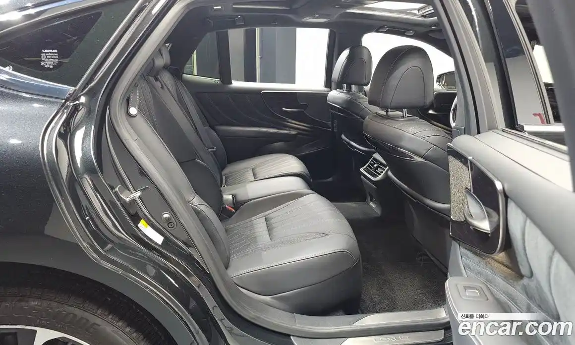 Lexus LS 2023 3.4 Автомат в Москве № 253968, фото 18