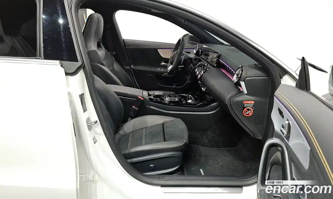 Mercedes-Benz CLA-Class 2023 2.0 Автомат в Москве № 262822, фото 10