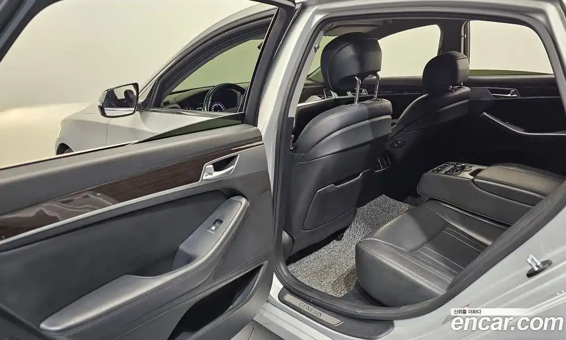 Genesis G80 2017 3.3 Автомат в Москве № 26741, фото 18