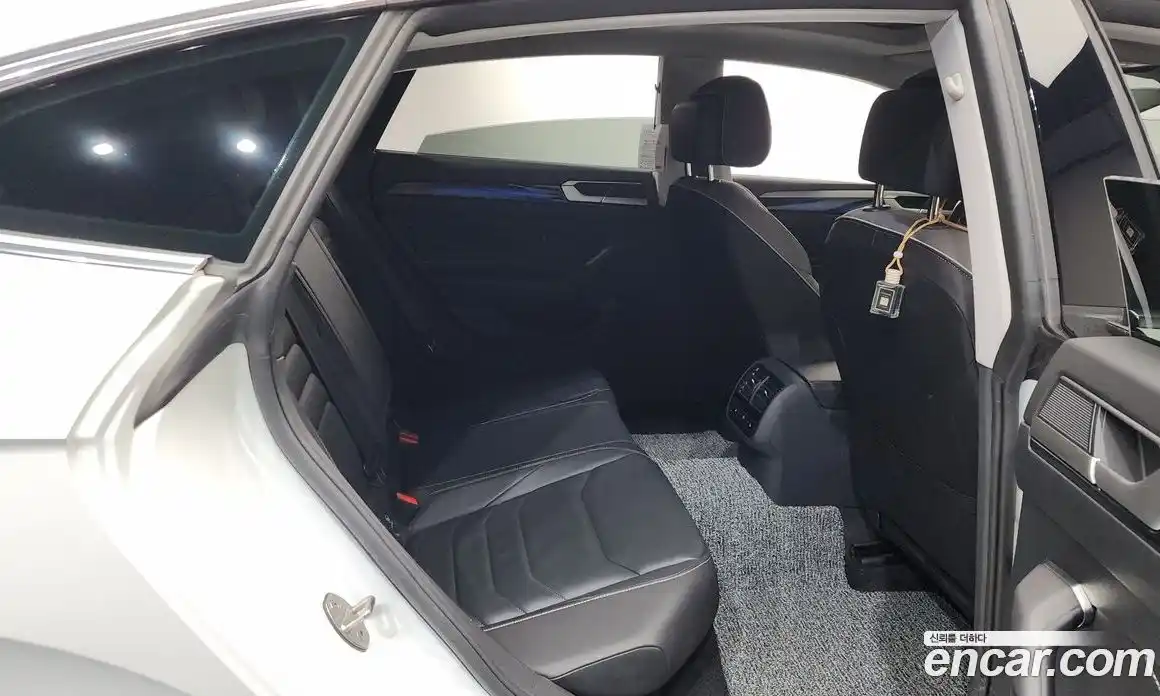 Volkswagen Arteon 2023 2.0 Автомат в Москве № 276219, фото 11