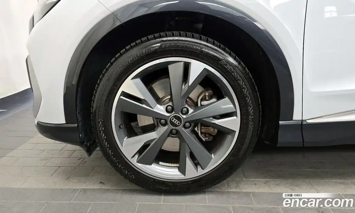 Audi Q4 e-tron 2022 0.2 Автомат в Москве № 311864, фото 5