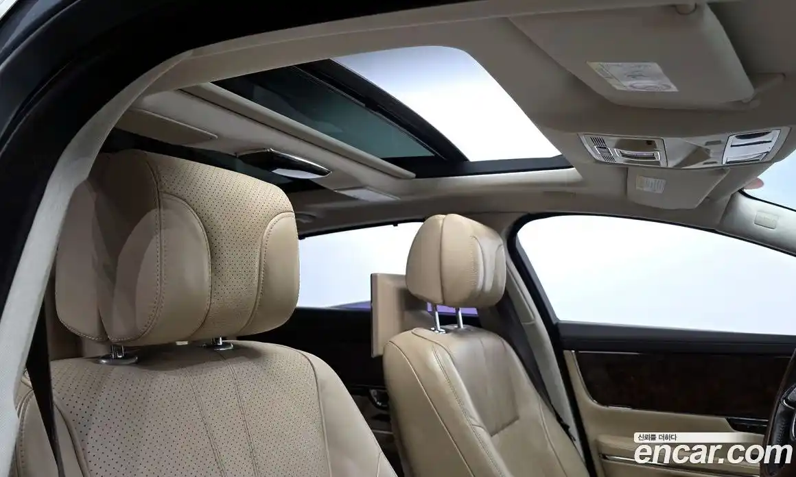 Jaguar XJ 2015 3.0 Автомат в Москве № 335855, фото 12