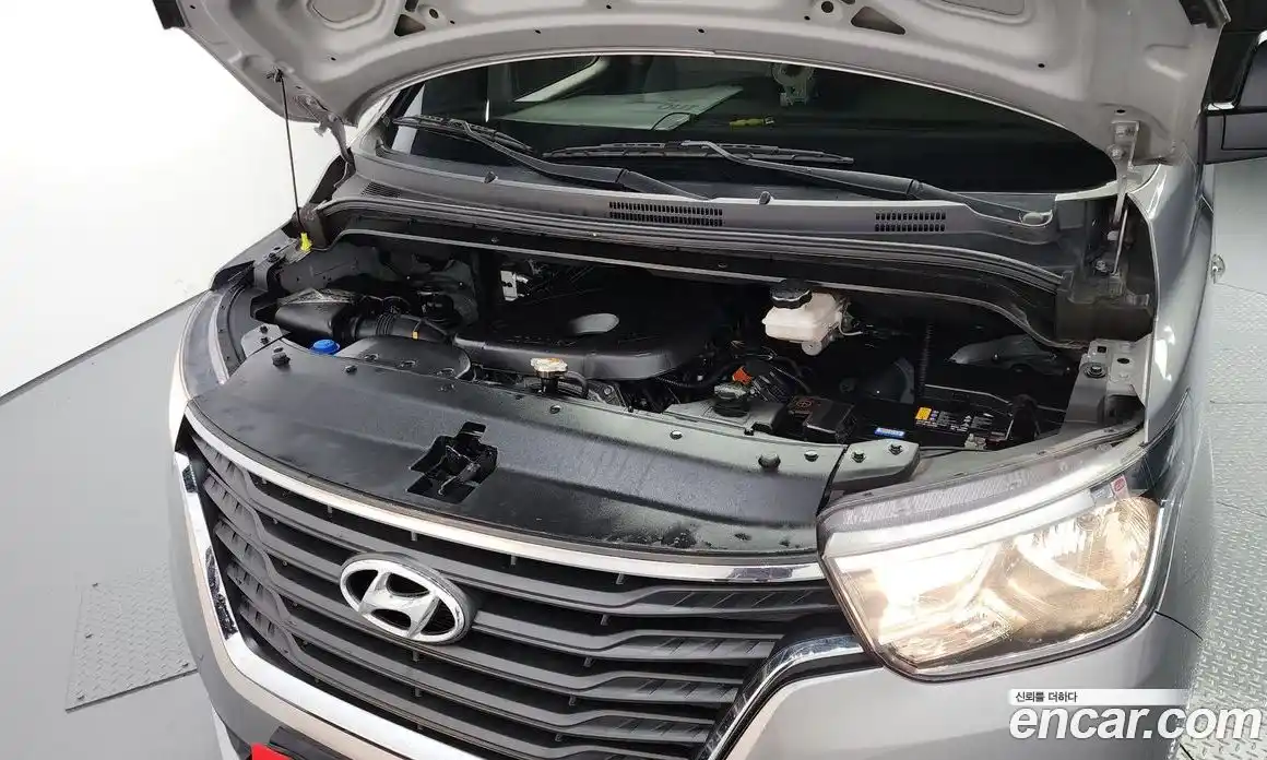 Hyundai Starex 2021 2.5 Автомат в Москве № 48230, фото 3