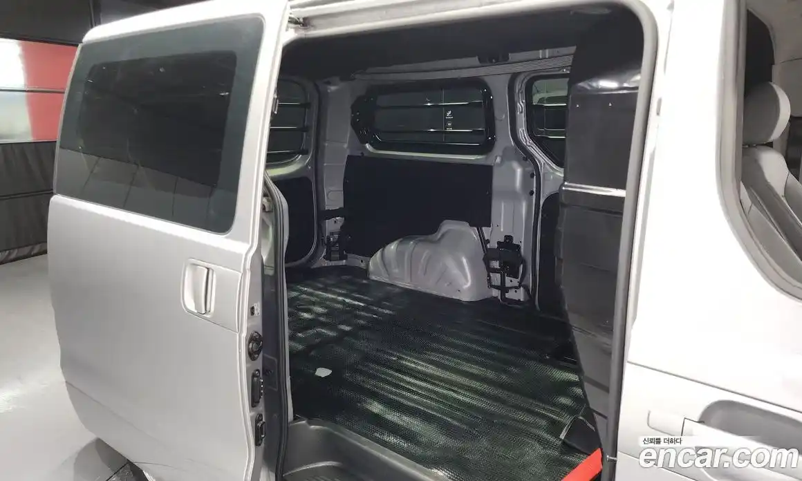 Hyundai Starex 2021 2.5 Автомат в Москве № 48230, фото 6