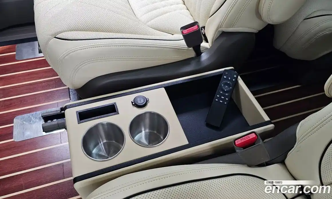 Kia Canival 2023 3.5 Автомат в Москве № 52377, фото 14