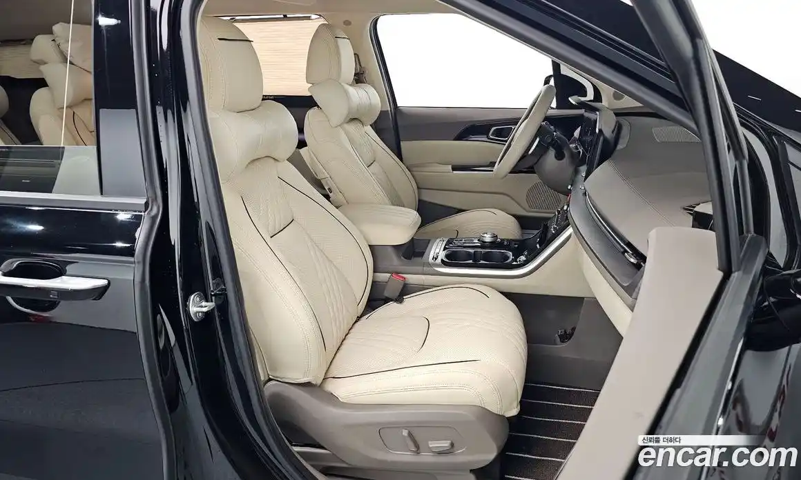 Kia Canival 2023 3.5 Автомат в Москве № 52377, фото 18