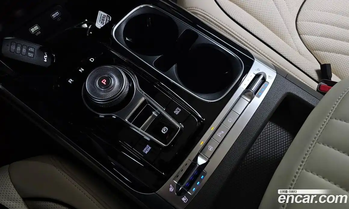 Kia Canival 2023 3.5 Автомат в Москве № 52377, фото 6