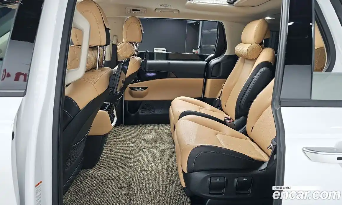 Kia Canival 2023 3.5 Автомат в Москве № 61802, фото 19