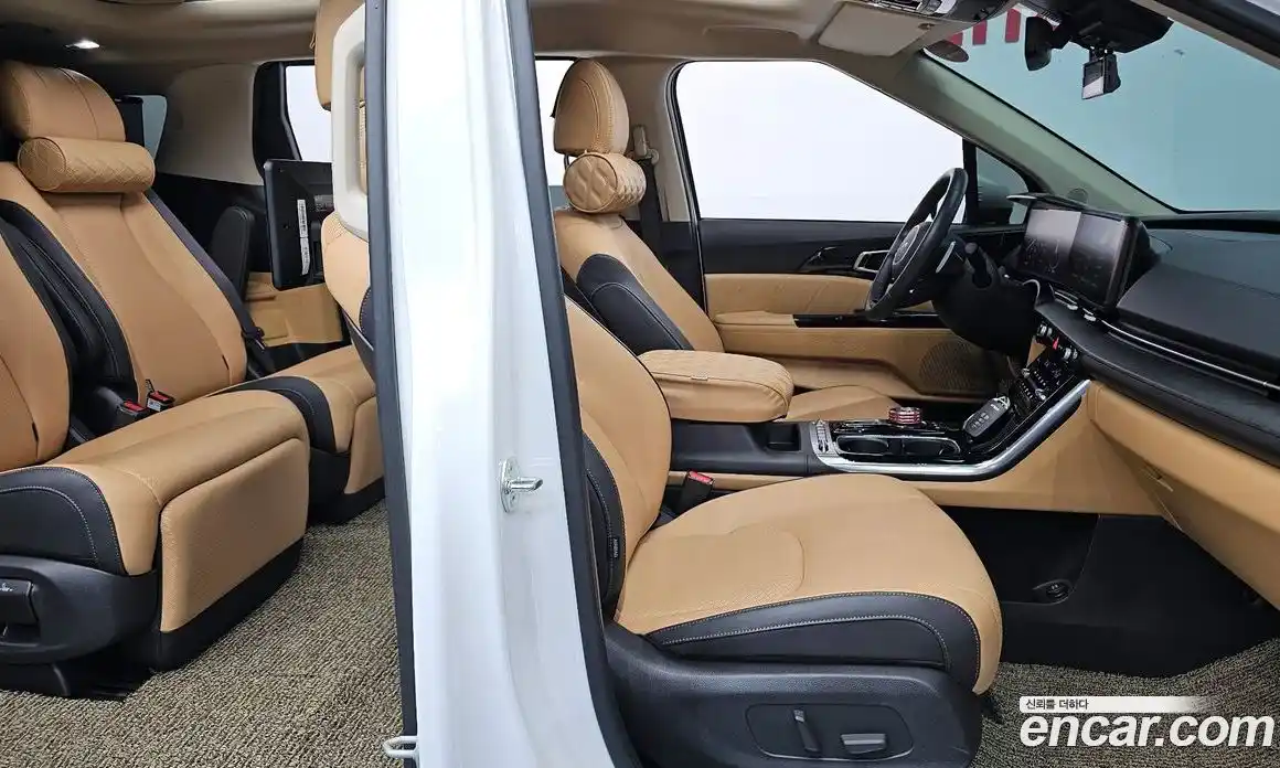 Kia Canival 2023 3.5 Автомат в Москве № 61802, фото 8