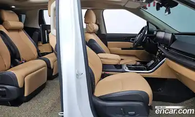 Kia Canival 2023 3.5 Автомат в Москве № 61802, миниатюра 8