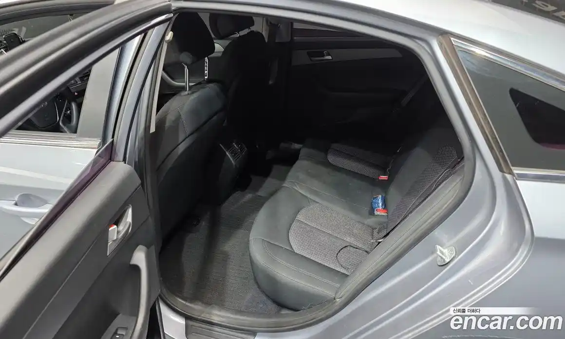 Hyundai Sonata 2015 2.0 Автомат в Москве № 8919, фото 7