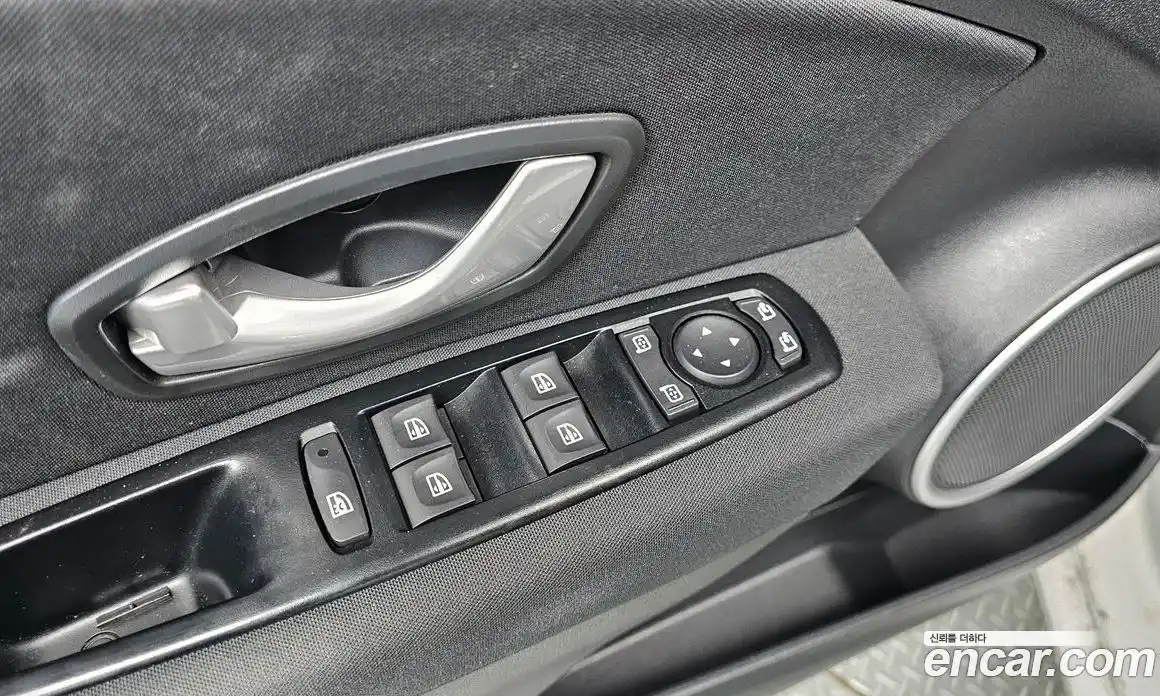 Renault SM3 2016 1.6 Автомат в Москве № 106073, фото 18