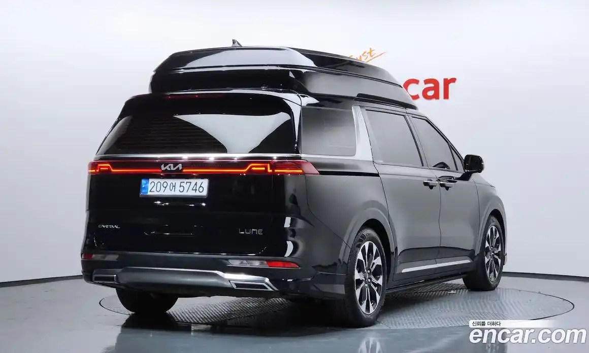 Kia Canival 2023 3.5 Автомат в Москве № 114946, фото 13