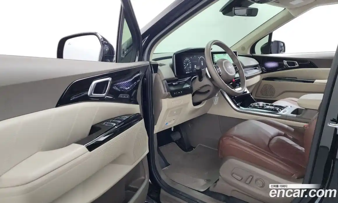 Kia Canival 2023 3.5 Автомат в Москве № 114946, фото 20